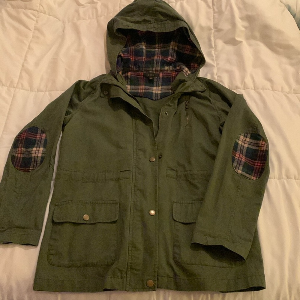 Military style jacket! Beautiful Green with plaid details!